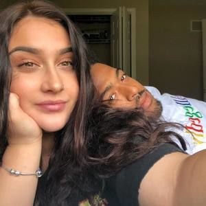 Meet your Posher, Simona